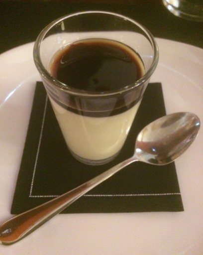 Panna Cotta au sirop d hibiscus_Café Dapper_Loïc Dablé_Expressionsdenfants