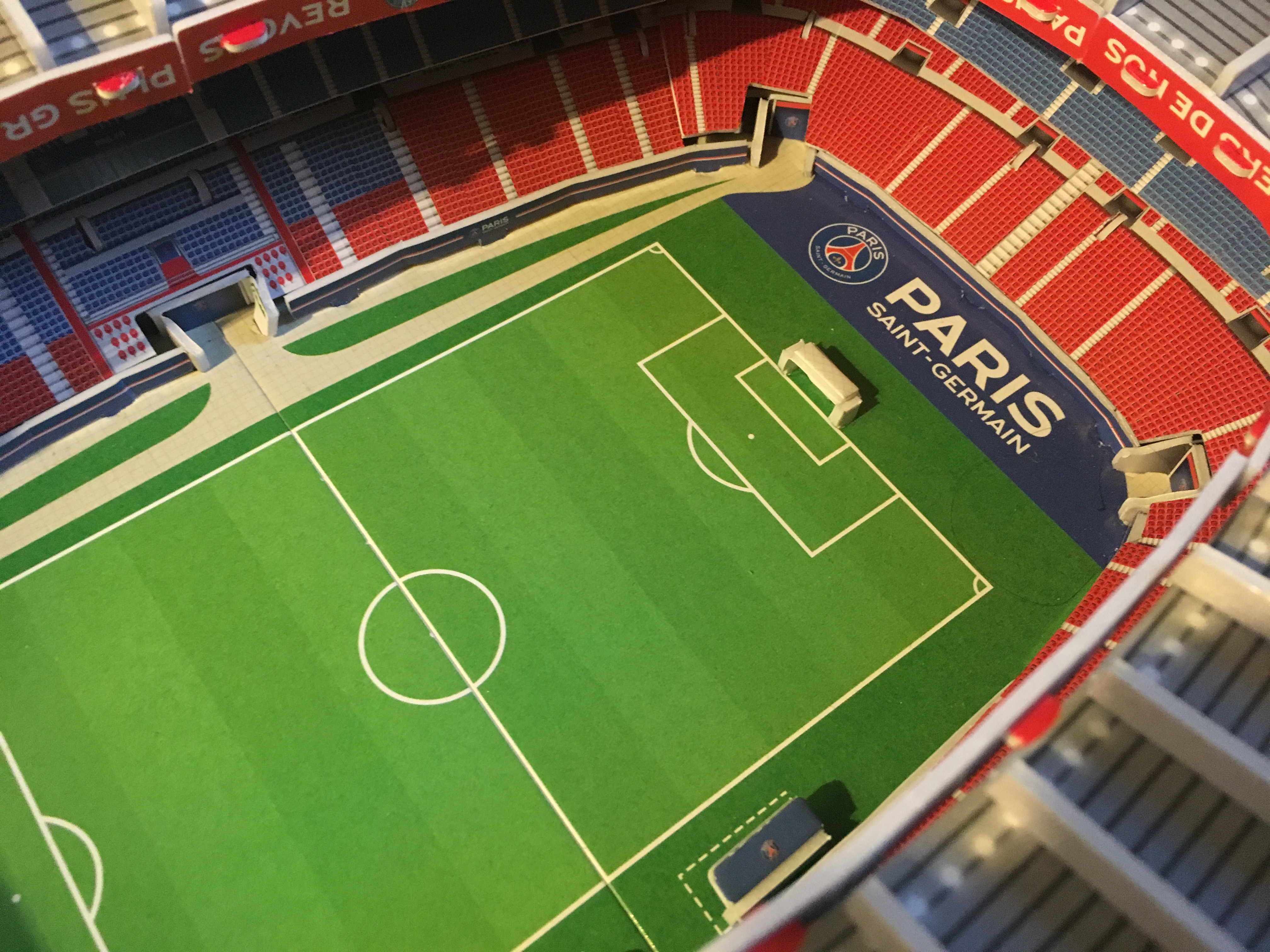 MAQUETTE du PARC DES PRINCES (Puzzle 3D de stade de football) 